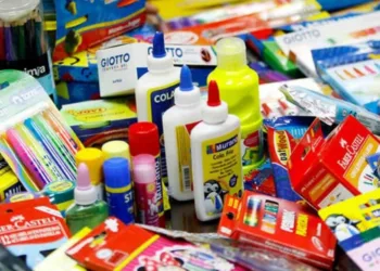 Se preparan las librerías para el armado de canastas escolares