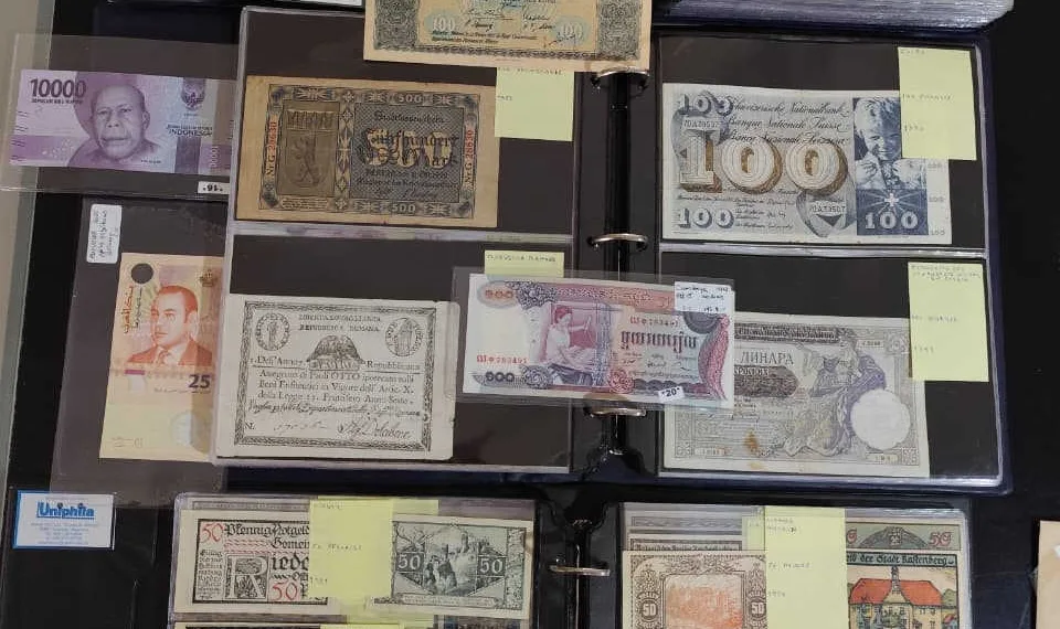 La pasión por coleccionar billetes y monedas de la historia