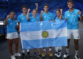 Argentina debuta ante España con Báez y Solana Sierra