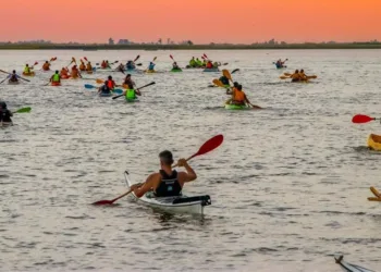 Se viene la primera kayakeada del verano 2026 en la Laguna de Gómez