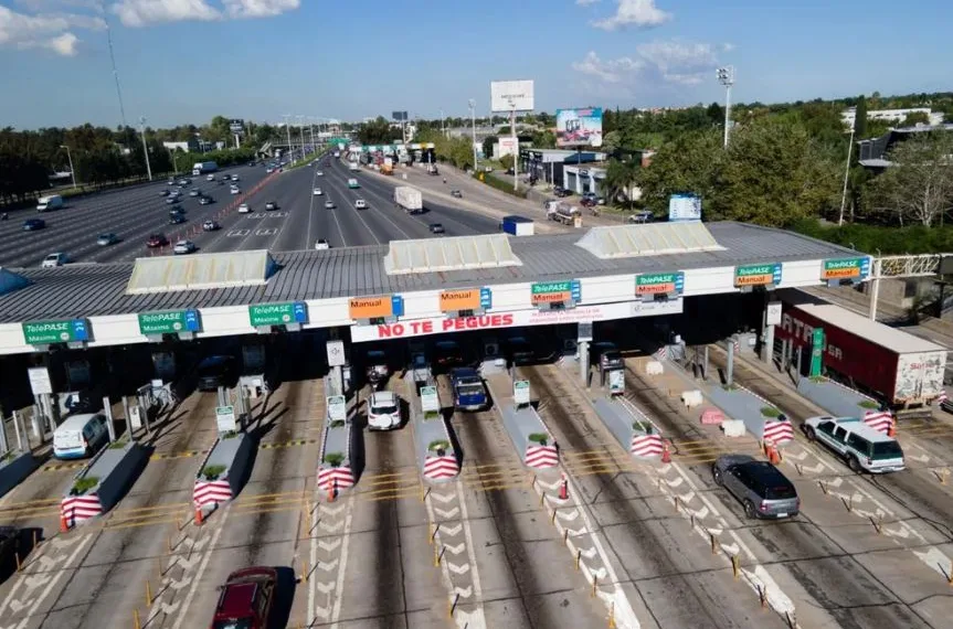 El Gobierno pide subir un 19% los peajes de las rutas y autopistas