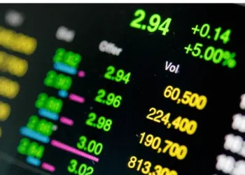 El riesgo país cayó por debajo de los 500 puntos