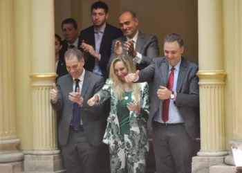 La mesa política vuelve a reunirse con la Reforma Laboral como objetivo