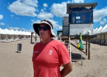 Este domingo no habrá guardavidas municipales en las playas de Pinamar por una medida de fuerza