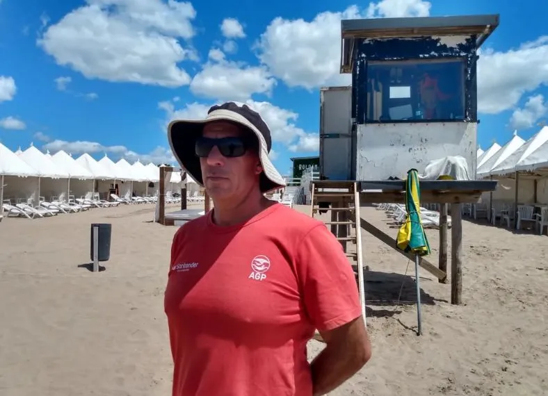 Este domingo no habrá guardavidas municipales en las playas de Pinamar por una medida de fuerza