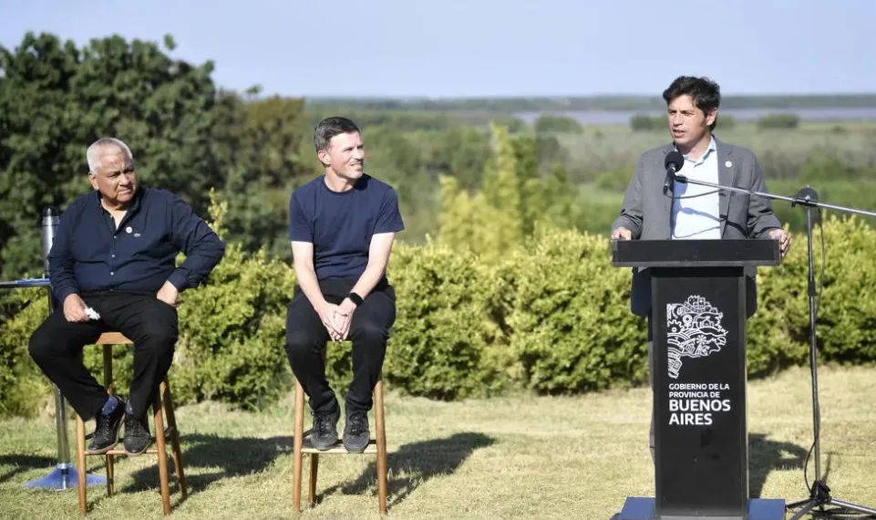 Provincia perdió 550 mil turistas en dos años y Kicillof culpó a Milei
