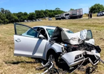 Colón: chocaron de frente un auto y una moto  y murieron una niña de 9 años y su madre