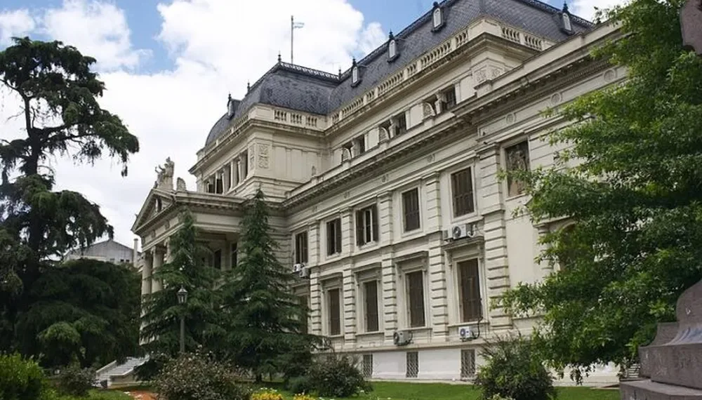 Los cambios trascendentes que debate la política bonaerense mientras todos miran para otro lado