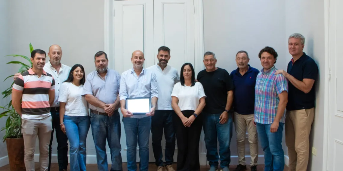 Reconocimiento a Pablo Torres por sus 10 años al frente de Grupo Servicios Junín