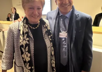 Caputo calificó de “muy fructífero” el viaje a Davos