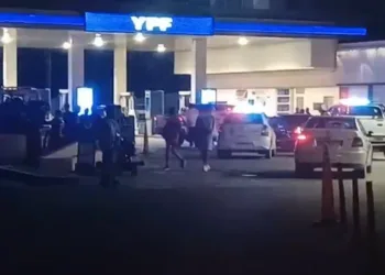 Zárate: un hombre asesinó a tiros a la ex pareja de su novia en una estación de servicio