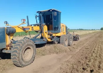 Avanza el mantenimiento de los caminos rurales en el partido de Chacabuco