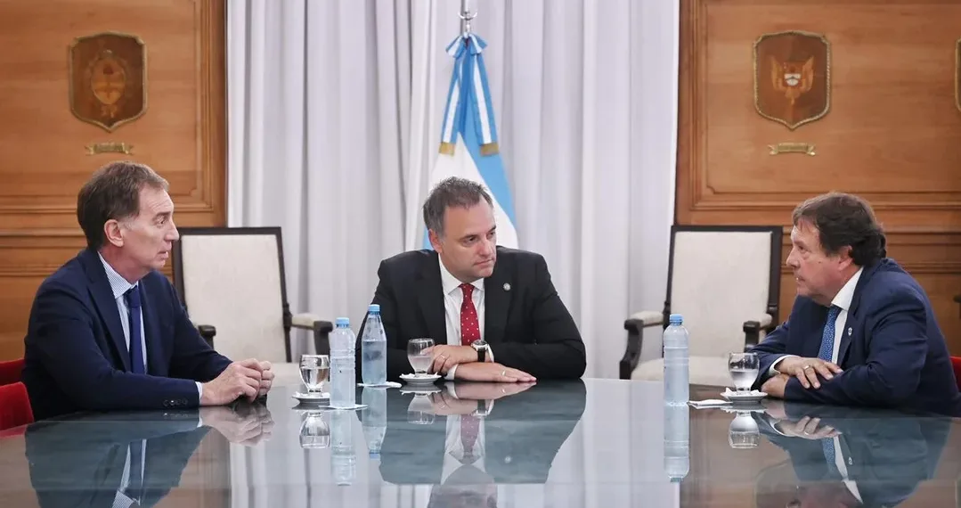 Sigue la ronda: Santilli recibió a Weretilneck y sumó un nuevo apoyo para la reforma laboral de Milei