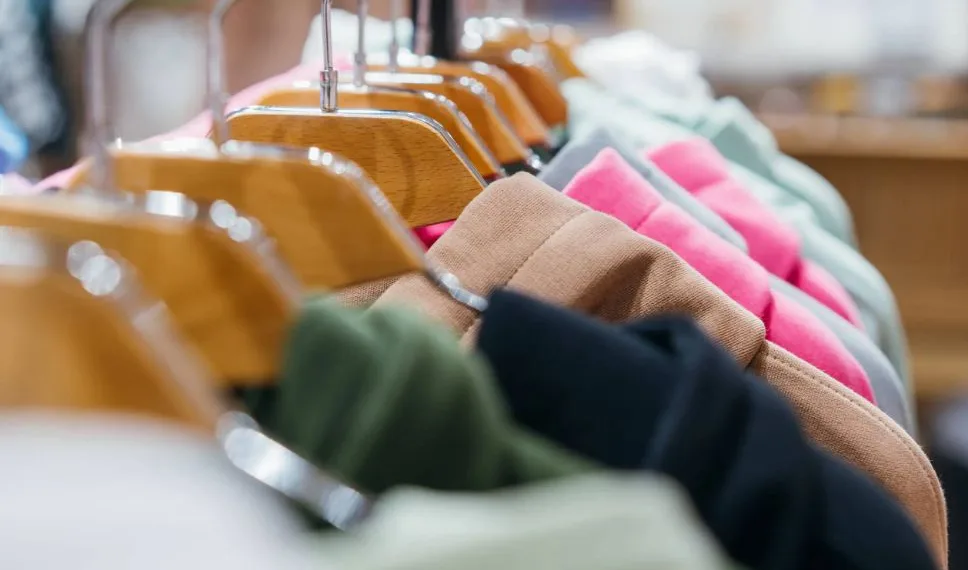 El bajo consumo, las importaciones y la  alta presión fiscal ponen en jaque al sector textil