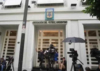 El freno histórico por la denuncia del Gobierno que abre un conflicto sin precedentes