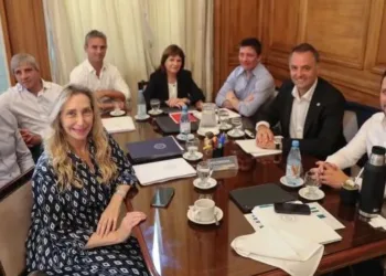 El gobierno de Javier Milei activa a la mesa política