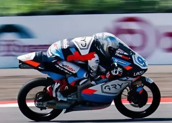 Los argentinos Morelli y Perrone largarán 11º y 14º en Moto 3