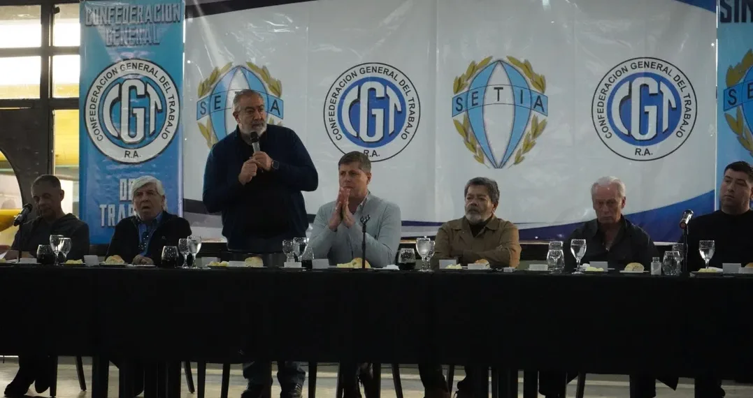 La CGT se reúne este viernes a su Consejo Directivo y amenaza con un paro general contra la reforma laboral de Milei