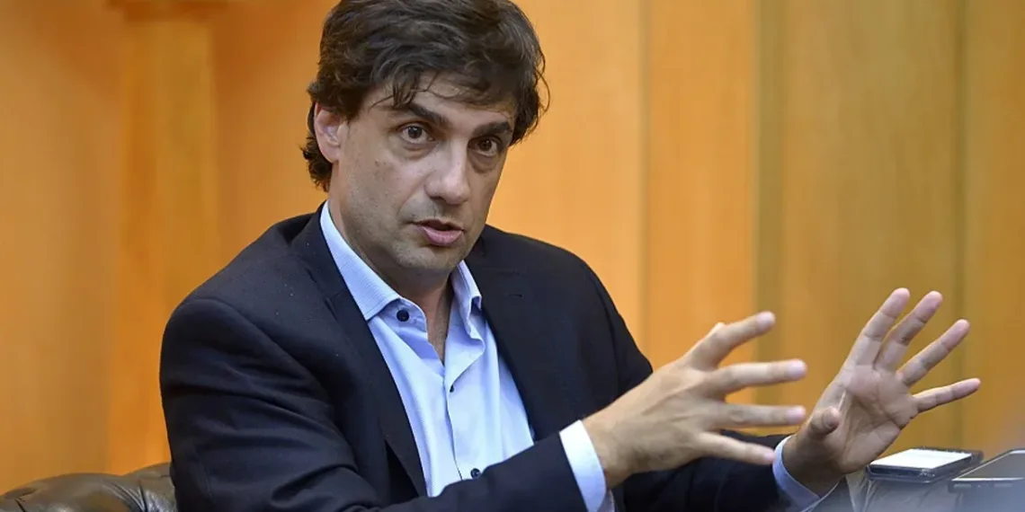 Lacunza: “La estabilización evitó el colapso, pero la economía sigue planchada”
