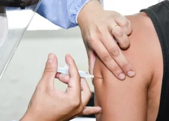 Adelantan el inicio de la campaña de vacunación contra la gripe