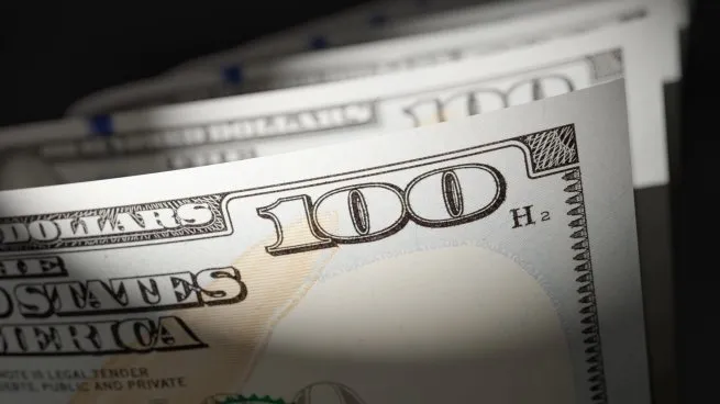 El dólar oficial rebotó y el minorista volvió a los $1.400