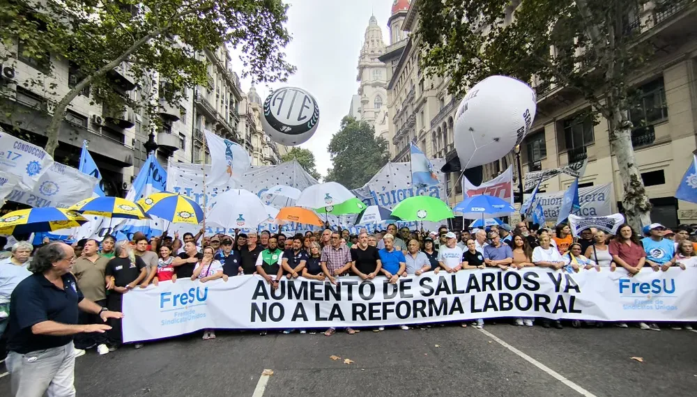 Un sector de estatales y otros sindicatos pararán 36 horas contra la reforma laboral