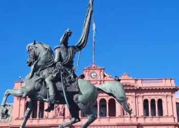 El Gobierno volvió a la carga contra los intendentes por las tasas municipales