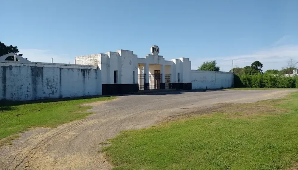 Pergamino: falló el ataúd y el cuerpo cayó al piso durante el funeral