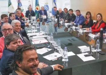 Milei invitó a 10 gobernadores a su próximo viaje a los Estados Unidos