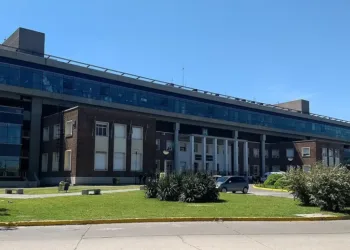 Nación echó 80 trabajadores de su hospital más importante en la Provincia y desató un duro conflicto gremial