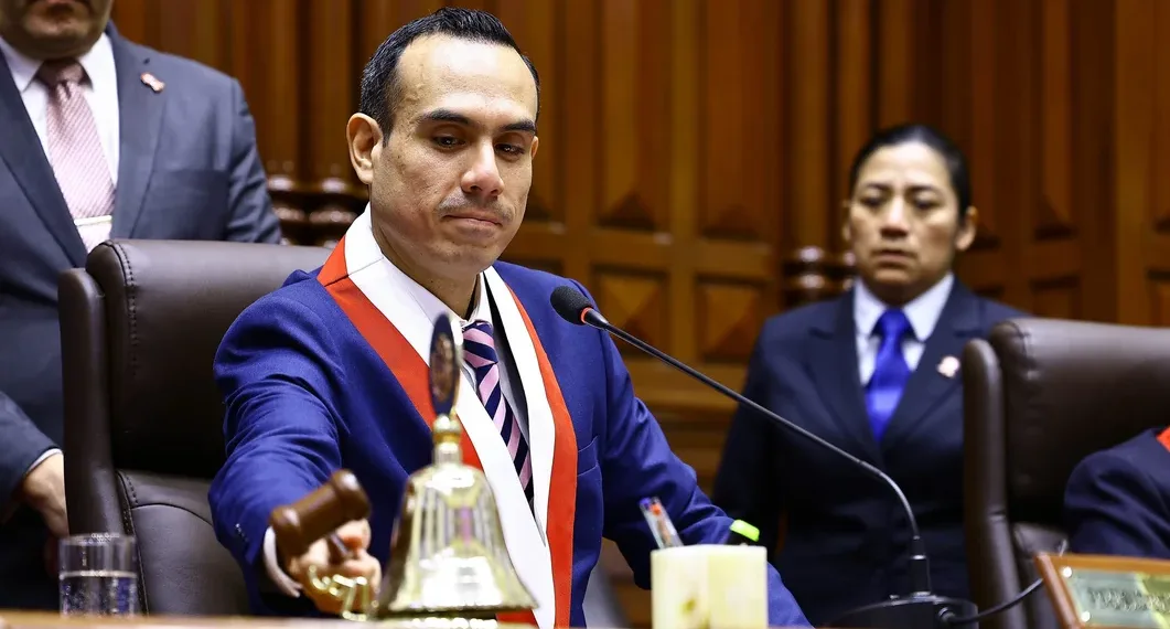 Perú: el Congreso destituyó al presidente José Jerí
