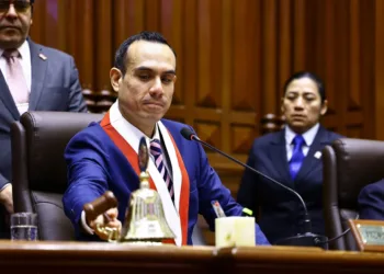 Perú: el Congreso destituyó al presidente José Jerí