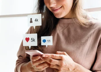 Redes sociales y adolescentes: Provincia quiere avanzar con una prohibición más dura que en Europa