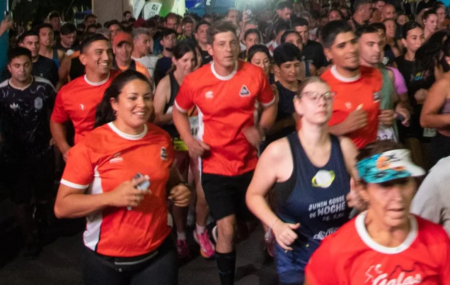 400 corredores participaron de la nueva edición de “Junín Corre de Noche”