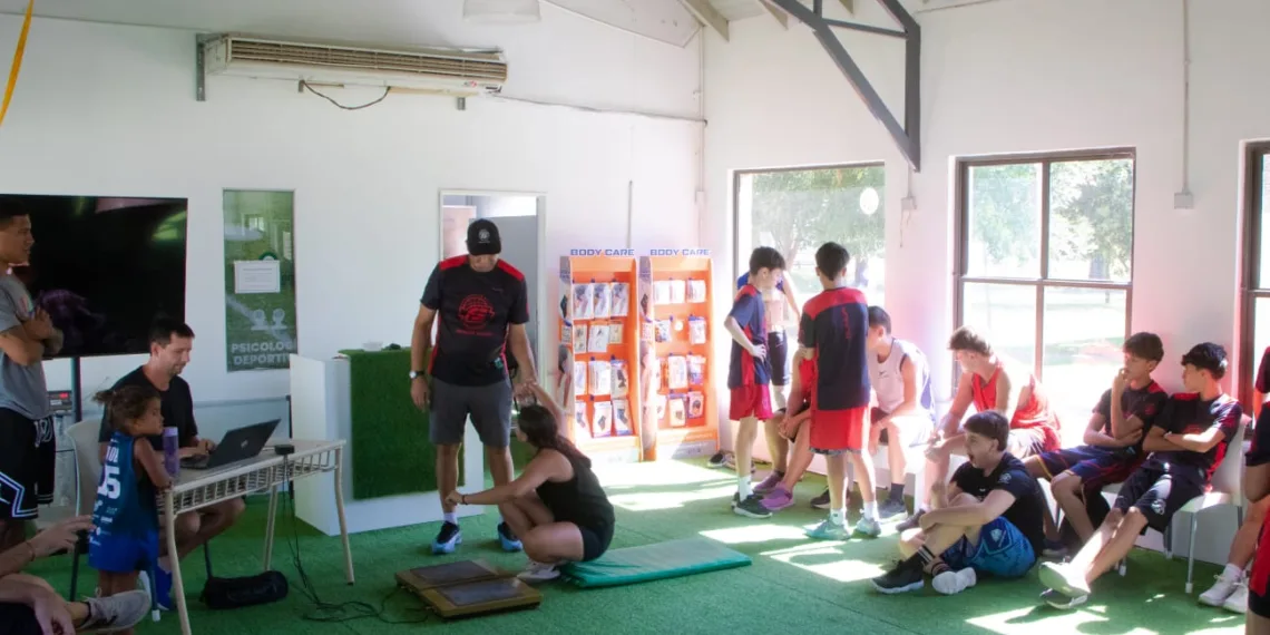 Jóvenes de “F5” se realizaron diagnósticos y estudios preventivos de forma gratuita