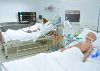 Donaron respiradores para las prácticas de estudiantes de Enfermería de la UNNOBA