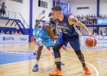 Argentino venció a Racing (CH) y alimenta su sueño de permanencia