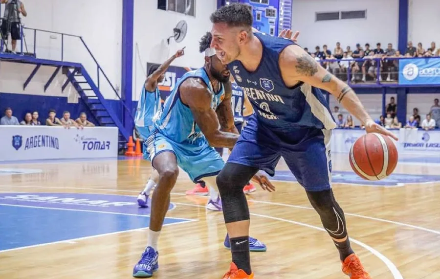Argentino venció a Racing (CH) y alimenta su sueño de permanencia
