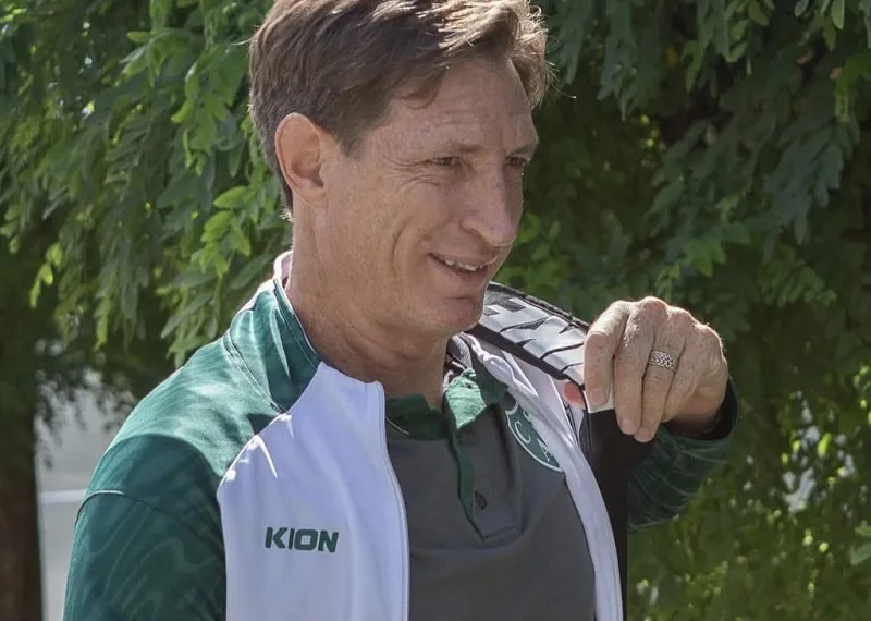 Licenciaron hasta el miércoles al plantel de Sarmiento