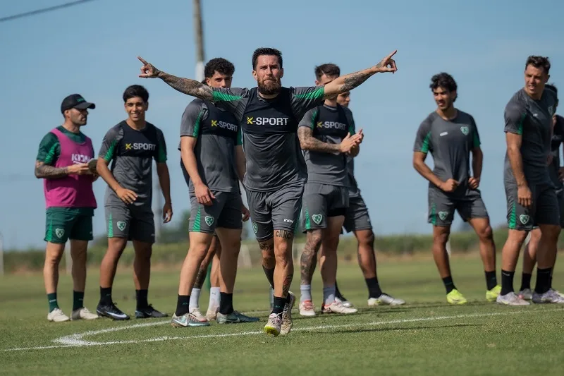 Sarmiento visita a River, en otro enorme desafío