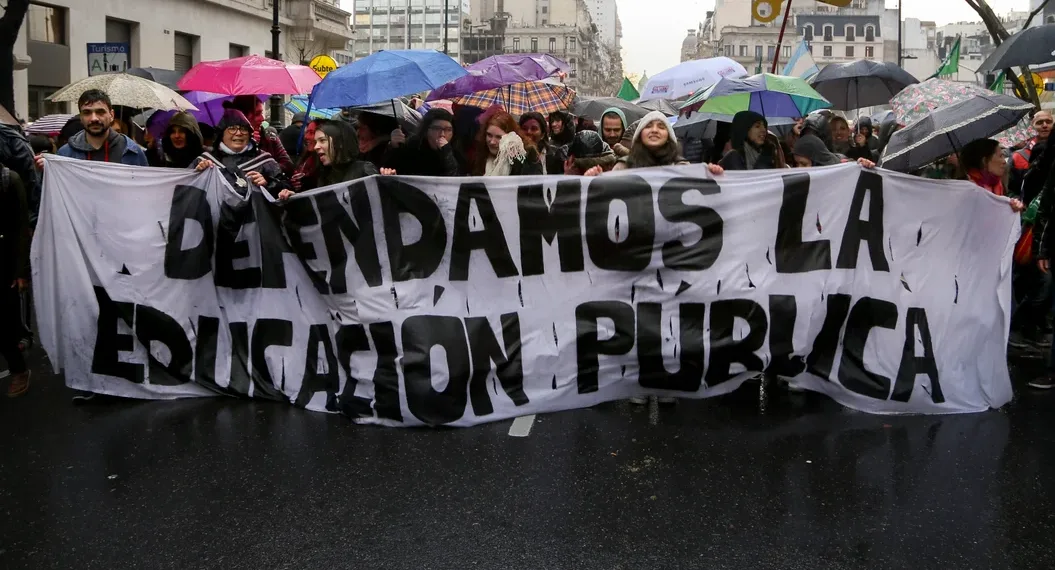 Más de mil docentes dejan de enseñar en la UTN