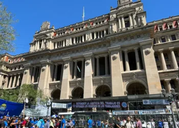 Reforma laboral: la CGT marchó a Tribunales y busca que la Justicia la declare inconstitucional