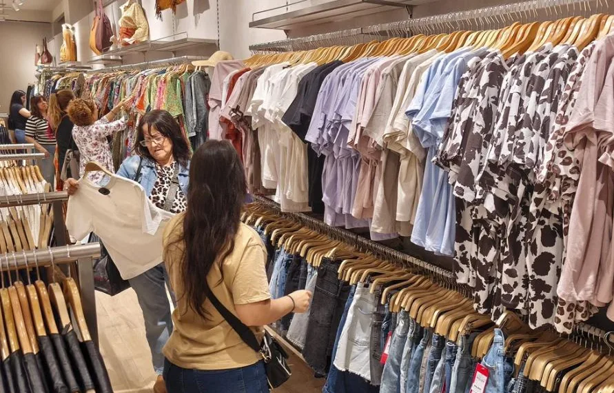 El consumo volvió a caer en febrero y no da señales de repunte