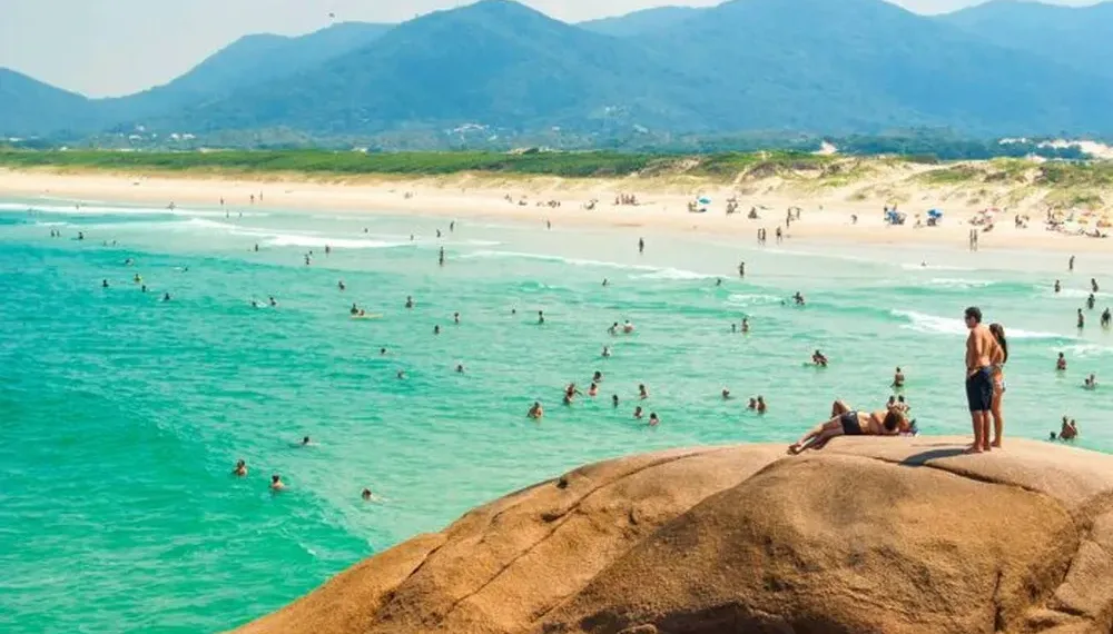 Dólares a Brasil: Florianópolis cerró el verano con 50% más de argentinos