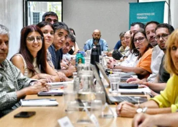 La Provincia acordó con los gremios de la Ley 10430 un aumento salarial