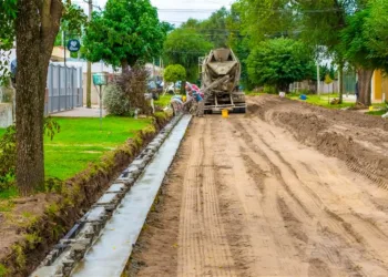 Avanzan las obras de cordón cuneta  en diferentes sectores de la ciudad