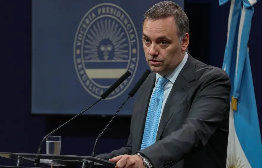 Adorni dijo que no tiene “nada que esconder” y que construyó su patrimonio antes de llegar al Gobierno