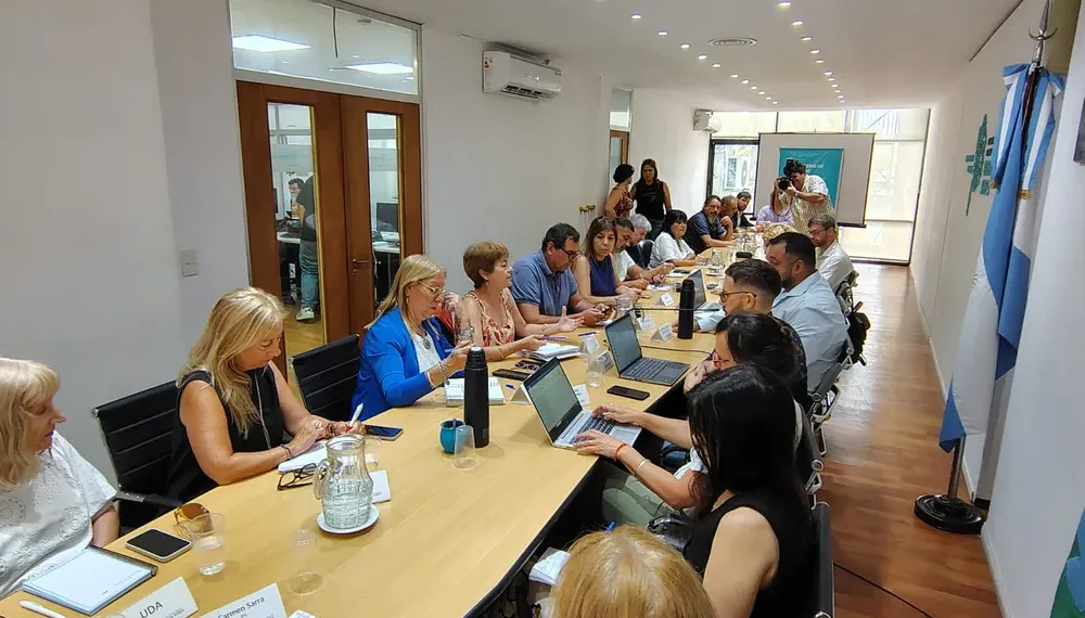 La Provincia ofertó un 9% en tres cuotas y los docentes están a un paso del acuerdo