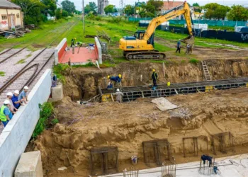 Fiorini y Petrecca recorrieron la obra y destacaron que avanza dentro de los plazos previstos