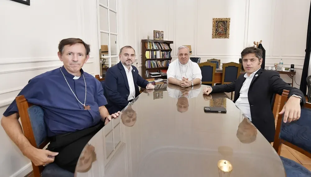 Axel Kicillof se reunió con las autoridades de la Conferencia Episcopal Argentina